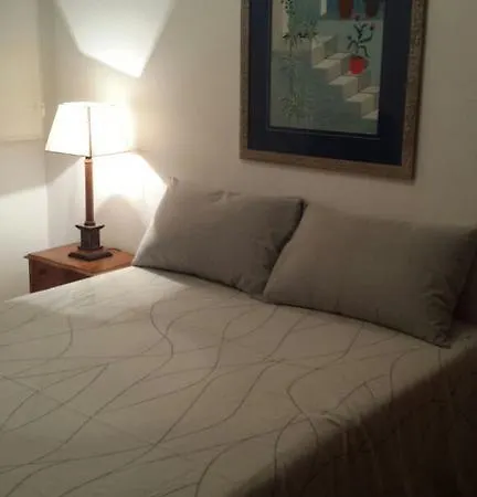 Piso De 3 Habitaciones, Con Garaje Incluido, A 1500 Metros De La Catedral * Santiago de Compostela