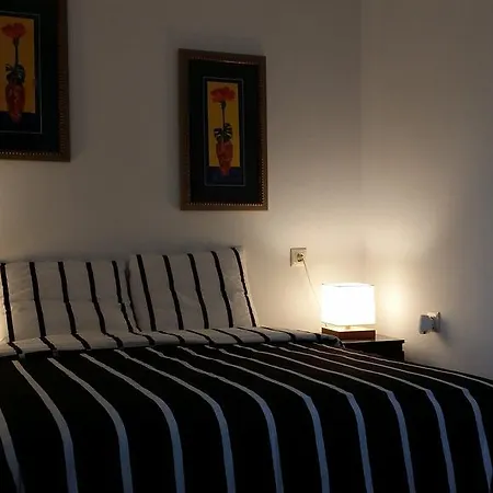 Lägenhet Piso De 3 Habitaciones, Con Garaje Incluido, A 1500 Metros De La Catedral *