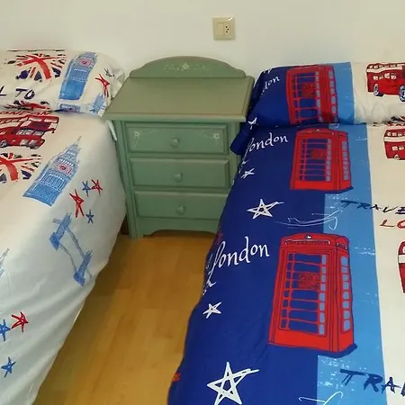 Piso De 3 Habitaciones, Con Garaje Incluido, A 1500 Metros De La Catedral