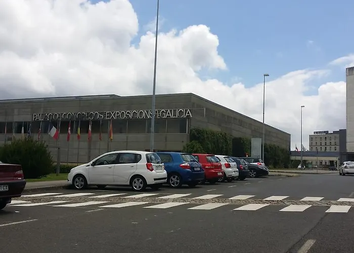 Piso De 3 Habitaciones, Con Garaje Incluido, A 1500 Metros De La Catedral アパート