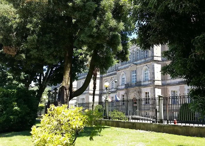 Piso De 3 Habitaciones, Con Garaje Incluido, A 1500 Metros De La Catedral