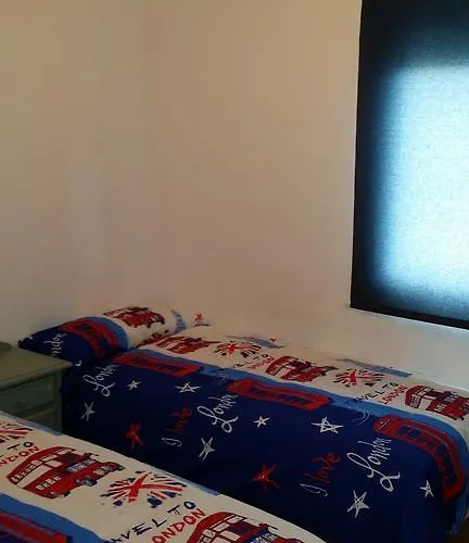 アパート Piso De 3 Habitaciones, Con Garaje Incluido, A 1500 Metros De La Catedral *