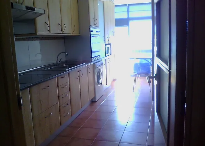 Piso De 3 Habitaciones, Con Garaje Incluido, A 1500 Metros De La Catedral