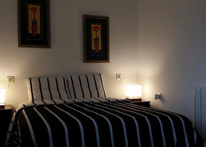 アパート Piso De 3 Habitaciones, Con Garaje Incluido, A 1500 Metros De La Catedral *