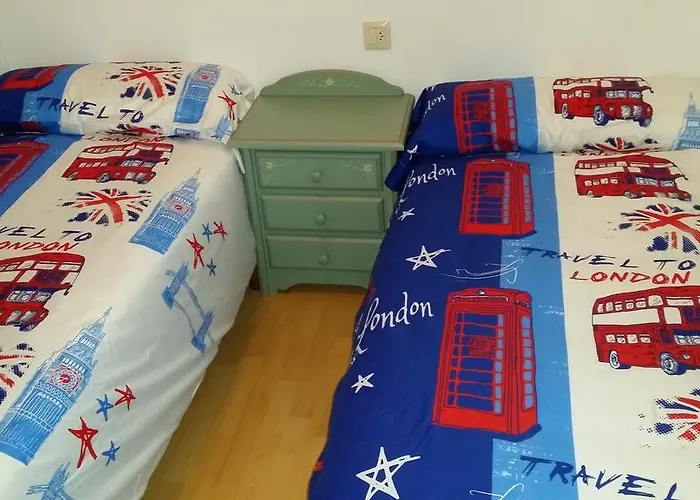 Piso De 3 Habitaciones, Con Garaje Incluido, A 1500 Metros De La Catedral